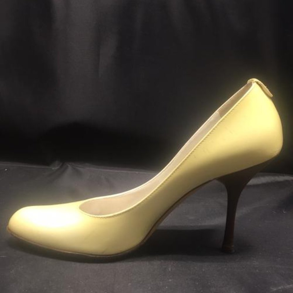 Gucci Yellow Patent Leather Pumps - Picture 7 of 12